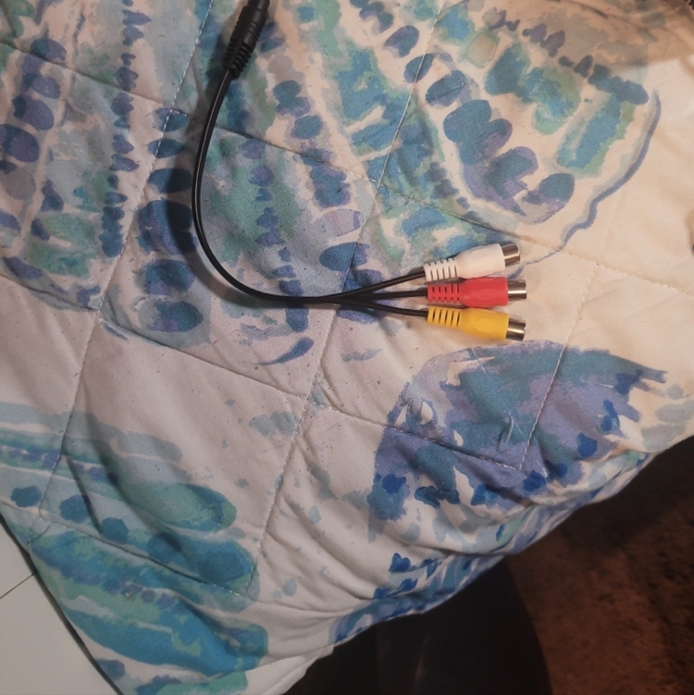 LED Projector - Picture 8 of 11